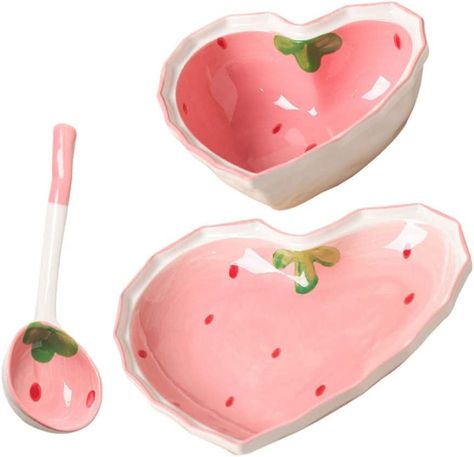 Side Dish For Soup, Ice Cream Bowls Ceramic, Cereal Ice Cream, Heart Pottery, Easy Clay Sculptures, Strawberry Bowl, Ice Cream Pink, Ceramic Dessert, Heart Bowl