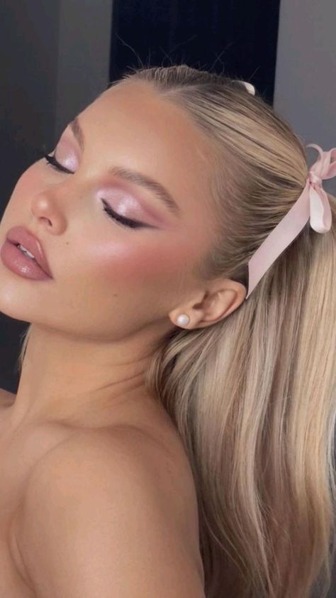 Soft Hoco Makeup, Princess Bridal Makeup, Pink Makeup Looks Soft Glam, Pink Princess Makeup Looks, Aurora Makeup Look, Sleeping Beauty Makeup Look, Princess Makeup Halloween, Halloween Princess Makeup, Makeup Improvement