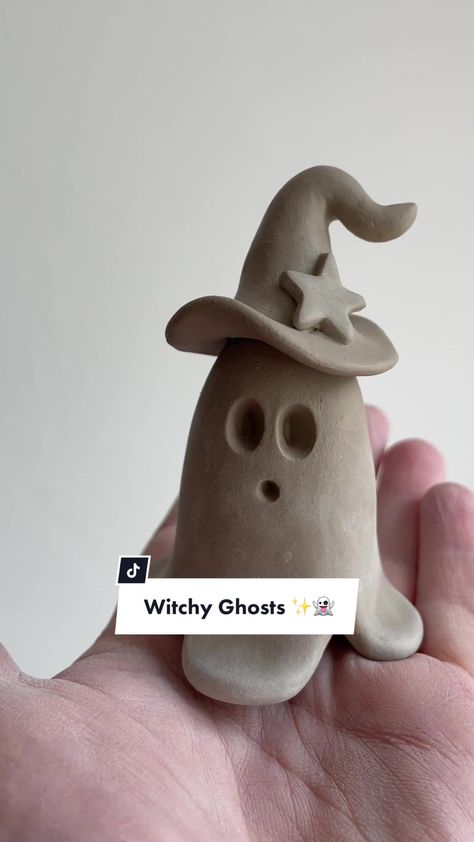 Hand Built Pottery Halloween, Beginner Sculpting Projects, Halloween Clay Sculpture, Sculpting Ideas For Beginners, Air Dry Clay Witch, Clay Ideas Halloween, Clay Ghost Diy, Witch Ceramics, Air Dry Clay Ghost