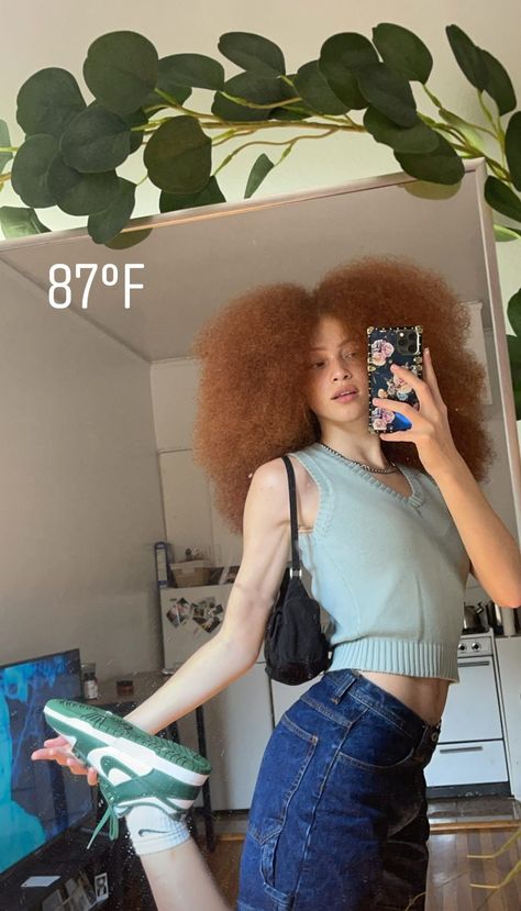 Brushed Out Curly Hair Styles, Unicorn Cut Curly Hair, Brushed Curls, Medium Length Natural Hairstyles, Pretty Red Hair, Biracial Women, Accessorizing Outfits, Kawaii Hairstyles, Blowout Hair