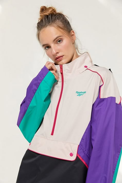 Vintage Tracksuit, Half Zip Windbreaker, Nba Outfit, Windbreaker Jacket Women, Apartment Items, Peacoats, Fresh Sneakers, Jackets Winter, Tech Fashion