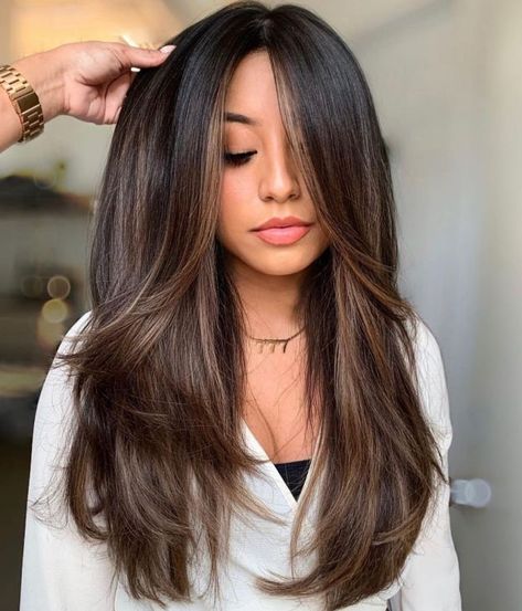 Long Concave Layers, Hair Styles For Women Over 40 Medium, Extra Long Curtain Bangs, Haircuts For Side Parts, Hair Color Inspiration For Brunettes, Dark Brown Hair Highlights, Brunette Hair Cuts, Black Hair Balayage, Brunette Hair With Highlights