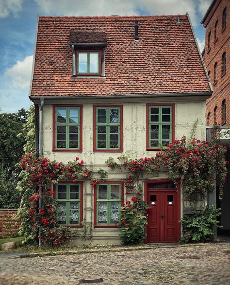 YOUR BEAUTIFUL HOUSES - Follow & Tag to be Featured | . 📸 @joannamaclennanphotography Location: #germany CONGRATULATIONS and thank you for sharing and tagging YOUR image! Feature… | Instagram Paint Color Ideas, Save File, Exterior Paint Color, Beautiful Houses, Humble Abode, Exterior House, Exterior House Colors, The Neighborhood, Eastern Europe