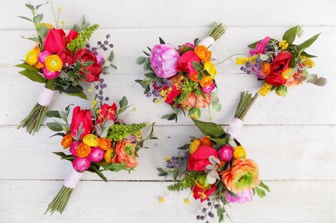 Summer Bridesmaid Bouquet, Simple Bridesmaid Bouquets, Wedding Flowers Wildflowers, Summer Bridesmaids, Wedding Flowers Sunflowers, Bright Wedding Flowers, Peony Bouquet Wedding, Flower Girl Bouquet, Summer Wedding Bouquets