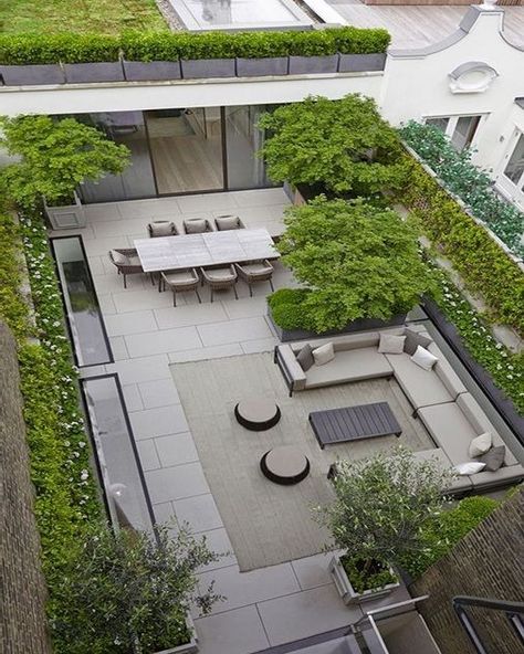 Do you have a house with a flat roof, or you live in building? It is right time to edit the place to enjoy just on the flat roof of your house or if you. . .  #rooftopdeckideasdesigns Small Backyard Garden Design, Moderne Have, Roof Terrace Design, Roof Garden Design, Rooftop Terrace Design, Rooftop Design, Small Backyard Gardens, Modern Garden Design, Garden Architecture