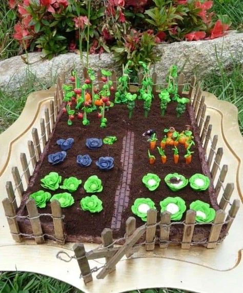 Farm Vbs, Miniature Decor, Medicinal Garden, Garden Cakes, Fairy House Diy, Aesthetic Garden, Free To Use Images, Garden Kit, Home Decor Idea