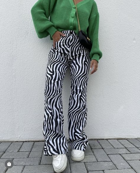 Zebra Pants Outfit Street Styles, Eclectic Winter Outfit, Zebra Print Pants Outfit, Boot Cut Pants Outfit, Dopamine Outfits, Zebra Pants Outfit, Zebra Print Outfits, Print Pants Outfit, Zebra Print Clothes