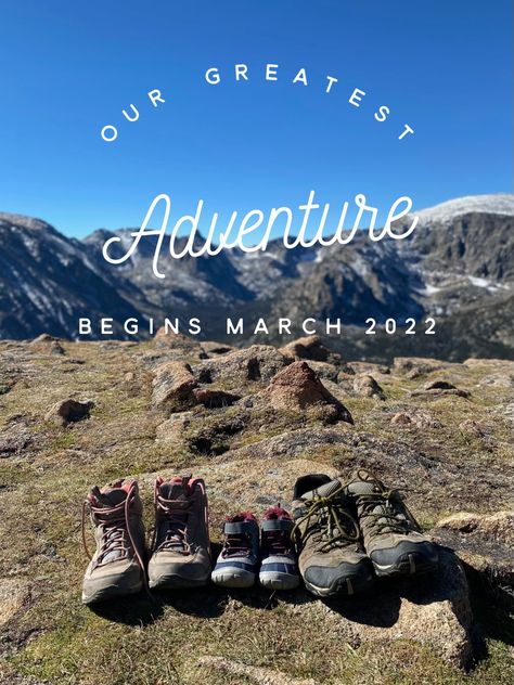 Nature Baby Announcement, Hiking Gender Reveal Ideas, Pregnancy Hiking Outfit, National Park Pregnancy Announcement, Hiking Baby Announcement, Camping Pregnancy Announcement, Mountain Pregnancy Announcement, Adventure Pregnancy Announcement, Pregnancy Announcement Outdoorsy