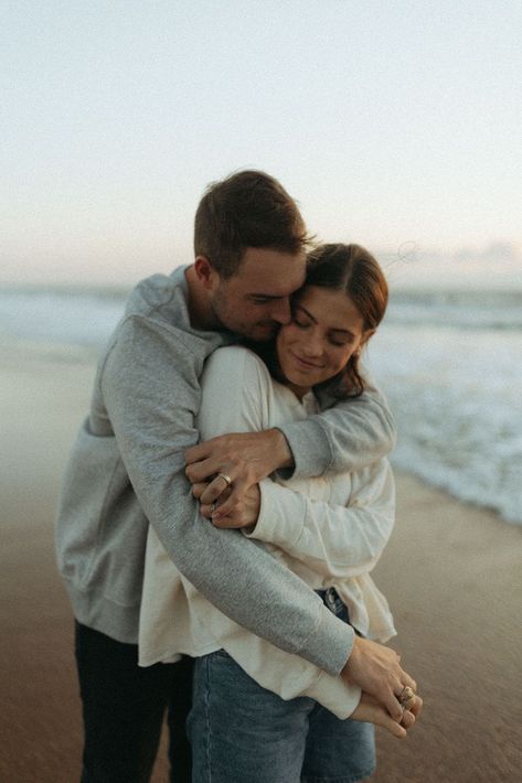 Engagement Photo Shoot Beach, Creative Photo Ideas, Engagement Pictures Beach, Couples Beach Photography, Couple Shooting, Couple Shoots, Photo Engagement, Engagement Picture Outfits, The Joy Of Being