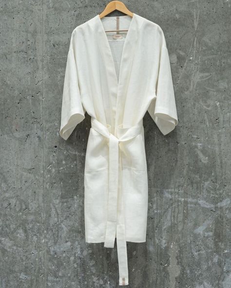 @anarliving on Instagram: “Soft as snow, stylish as itself♥︎ #anarrobe . . . #robe #bathrobe #linen #white #whiterobe #soft #style #stylish #anarliving #shop #retail…” Linen White, Soft Style, Cosmetic Bag, Lounge Wear, On Instagram, White, Instagram