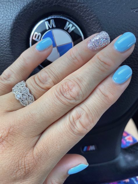 Light Blue Dip Nail Ideas, Baby Blue And Silver Nails, Natural Gel Nails Ideas Short, Baby Blue Nails With Glitter, Blue Nail Polish Designs, Blue Nails With Glitter, Honeymoon Nails, Glitter Gel Nail Designs, Light Blue Nail Polish