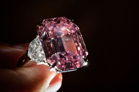 'Pink Legacy' Most Expensive Ring, Most Expensive Jewelry, Rare Diamond, Expensive Rings, Expensive Diamond, Cecil Beaton, Expensive Jewelry Luxury, Luxury Jewelry Brands, Purple Diamond