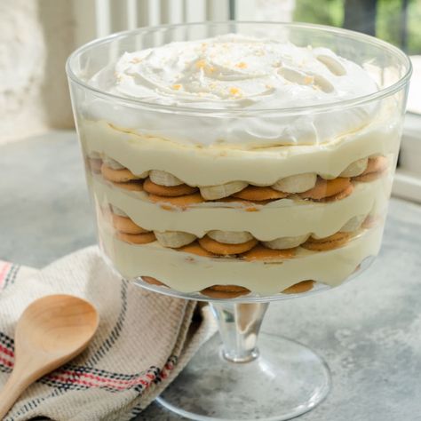 Aunt Opal's Banana Pudding Recipe - Magnolia Banana Pudding Trifle, Easy Banana Pudding Recipe, Homemade Banana Pudding Recipe, Easy Banana Pudding, Banana Pudding Recipe, Homemade Banana Pudding, Trifle Pudding, Homemade Pudding, Trifle Dish