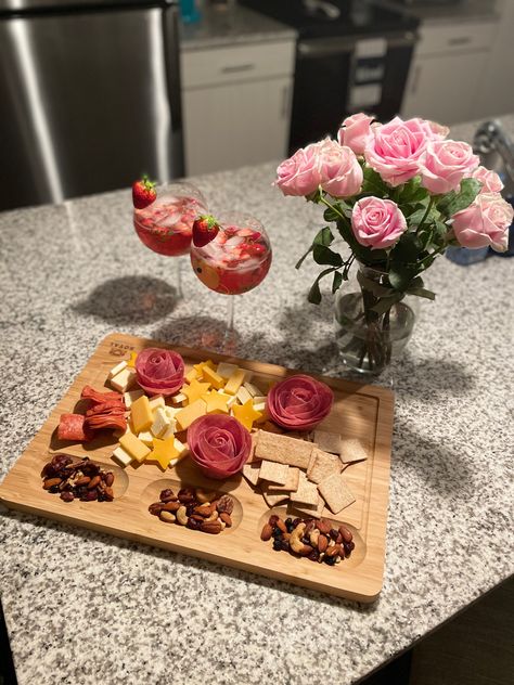 I had such a fun time creating these EASY charcuterie roses for a Bachelorette (the show) watch party! Super simple to make, and they look like so much effort! Bachelorette Watch Party, Charcuterie Roses, Easy Charcuterie, Party Hosting, Viewing Party, Watch Party, Fun Time, Host A Party, Charcuterie Board