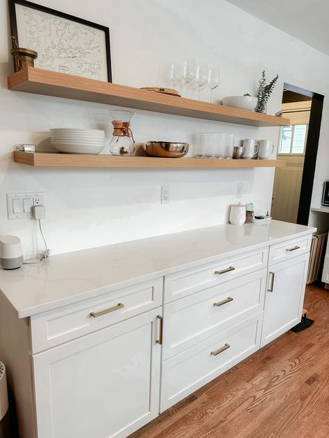 White Kitchen With Shelves, Diy Kitchen Floating Shelves, Diy Floating Shelves Kitchen, Kitchen With Shelves, Kitchen Floating Shelves Decor, Floating Shelf Kitchen, Floating Kitchen Shelves, Long Floating Shelves, Kitchen Floating Shelves