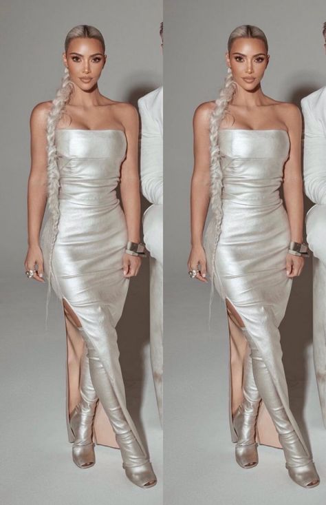 Kim K Birthday Outfit, Kim Kardashian White Dress, Kim K Dresses, Kim Kardashian Shoes, Jeff Spicoli, Kim Kardashian Family, Funny Optical Illusions, Kardashian Beauty, Estilo Kardashian