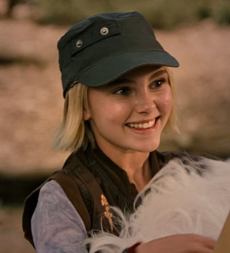 Annasophia Robb Aesthetic, Leslie Burke, Geek Home Decor, Hair Pale Skin, Bridge To Terabithia, Annasophia Robb, Fairy Tale Books, Anime Expressions, Pale Skin