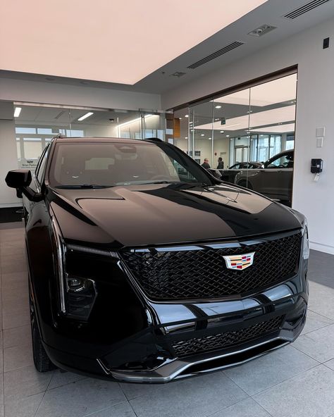 Black Cadillac Escalade, Best Luxury Sports Car, Black Cadillac, Girl Money, Normal Cars, Bugatti Cars, Car Aesthetic, Big Car, Black Wings