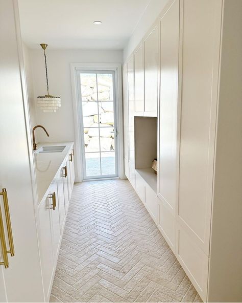 Matte Subway Tile, Tile Cloud, Elegant Laundry Room, Dream Laundry Room, Laundry Room Renovation, Laundry Design, Modern Laundry Rooms, Laundry Room Inspiration, Laundry Room Remodel