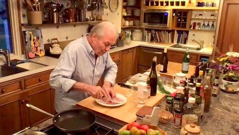 Jacques Pépin Never Lets an Old, Crusty Mushroom Go to Waste Jacques Pepin Recipes, Cream Sauce For Chicken, Cooking Pork Tenderloin, Jacques Pepin, Jacque Pepin, Mushroom Dish, Cream Sauce Recipes, Fancy Food, French Cooking