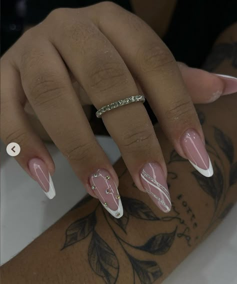 White Almond Nails With Design Classy, Nail Inspo Diamonds, Franche Nails, White Nails With Diamonds, Almond Acrylic Nails Designs, Indian Nails, Natural Nails Manicure, Gel Toe Nails, Wow Nails