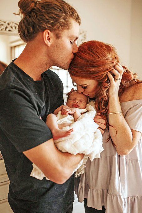 Ginger Family Aesthetic, Redhead And Blonde Couple, Jeremy And Audrey Roloff, Redhead Mom, Audrey Roloff, Ginger Girls, Redhead Girl, Cute Family, Baby Family