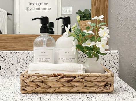 Bathroom Style Ideas, Fun Bathrooms, Airbnb Photos, Bathroom Styling Ideas, Dreamy Bathrooms, Teen Bathroom, Bathroom Tray Decor, Bathroom Staging, Bathroom Organization Ideas