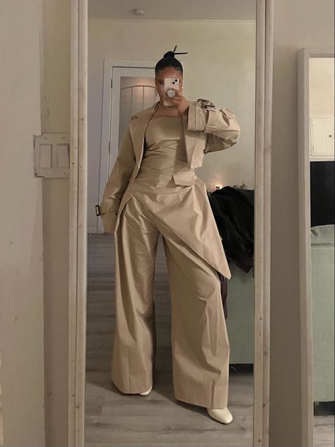 Monochromatic Outfit Beige, Mode Monochrome, Tan Outfit, Nude Outfits, Cold Fashion, Zara Outfit, Streetwear Aesthetic, Classy Casual Outfits, Streetwear Fashion Women