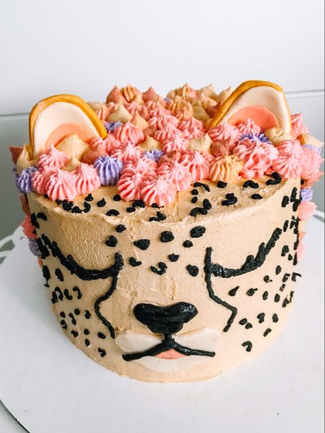 Animal Birthday Party Cake, Jaguar Theme Birthday Party, Cheetah Smash Cake, Big Cat Birthday Cake, Party Animal Cake Pops, Leopard Cakes Birthday, Jaguar Birthday Party Ideas, Cheetah Bday Cake, Wild Cat Birthday Cake