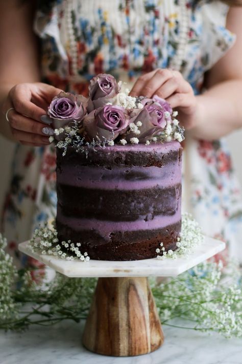 Cake With Lavender, Brownie Desserts, Creative Cake Decorating, Wedding Cake Rustic, Gorgeous Flowers, Savoury Cake, Food Cakes, Mini Desserts, Pretty Cakes