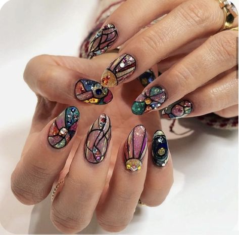 Mosac nail inspiration colorful sparkly studded spring Goth Spring Nails, Vanessa Cooper, Stained Window, Nail Foil, Nail Trend, Christmas Nail Art Designs, Glass Nails, Nail Swag, Christmas Nail