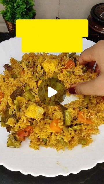 122K views · 4.5K likes | Poojashree C P on Instagram: "Quick & Simple Vegetables Pulao😋

Do try & let me know❤

#vegetablespulao #vegpulao #brekfast #lunchbox #easylunchboxes #poojagafood #poojaga" Vegetable Pulao, Veg Pulao, Easy Lunch Boxes, Let Me Know, A Food, I Know, Lunch Box, Let Me, Let It Be