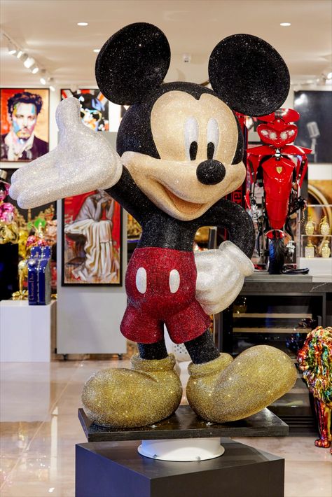 Mickey mouse /escultura mickey Disney Character, Paper Mache, Art Collector, Swarovski Crystals, Sparkle, Statue, Sculpture, Disney Characters, Disney