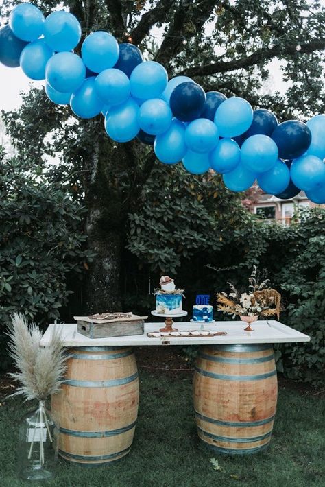 Octoberfest Party Ideas, Centerpieces Blue, Beer Garden Ideas, Oktoberfest Party Decorations, Octoberfest Party, Watercolor Cakes, Mexican Theme Party Decorations, Pretzel Bars, Cocktail Party Decor