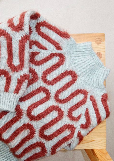 Swirly Sweater, Funky Sweaters, Sweater Knitting Designs, Wave Sweater, Sweater Knitting, Knitting Charts, Sweater Knitting Patterns, Diy Knitting, Kids Sweater