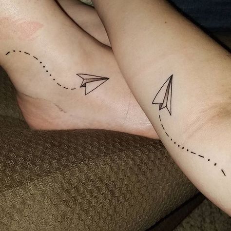 Paper Airplane tattoos with Ohana in Morse code. #famship best friends like sisters tattoo. Disney BFF. Tattoo Sister, Paper Airplane Tattoos, Morse Code Tattoo, Tattoo Disney, Sisters Tattoo, Create A Tattoo, Airplane Tattoos, Sister Tattoo, Jet Stream