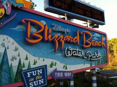 Disney's Blizzard Beach. So excited for this Spring Break!!! Wooo!! Disney World Water Parks, Disney Water Parks, Disney Bucket List, Disney Blizzard Beach, Beach Disney, Disney Sign, Blizzard Beach, Disney Secrets, Disney World Hotels