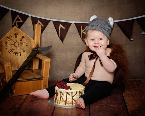 Viking Newborn Pictures, Viking Birthday, Teddy Bear Picnic Birthday Party, Viking Pictures, Viking Party, Viking Baby, Baby Clothes Country, Dragon Birthday Parties, Picnic Birthday Party