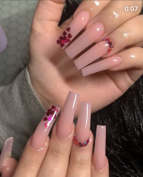 Valentines Nails Acrylic Coffin Long, Valentines Day Nails Glitter, Valentine’s Day Hair, Valentines Day Nails Baddie, Poppin Nails, Tapered Square Nails, Red Acrylic Nails, February Nails, Make Videos