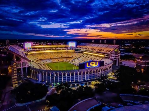 Odell Beckham Jr Lsu, Lsu Stadium, Lsu Baseball, Baseball Wallpaper, Lsu Tigers Football, Clemson Football, Lsu Football, Stadium Design, Geaux Tigers