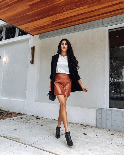 Short Leather Skirt Outfit, Brown Leather Skirt Outfit, Leather Skirt Outfit Ideas, Brown Leather Mini Skirt, White Leather Skirt, Vegan Leather Midi Skirt, Neon Sweater, Short Leather Skirts, Skirt Outfit Ideas