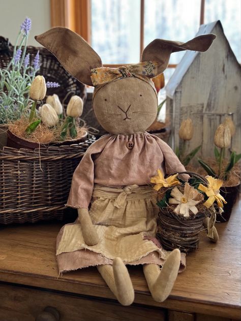 Primitive Easter Crafts, Primitive Carrots, Fabric Bunnies, Primitive Easter Decor, Primitive Bunny, Easter Fun Food, Primitive Spring, Primitive Rabbit, Primitive Easter