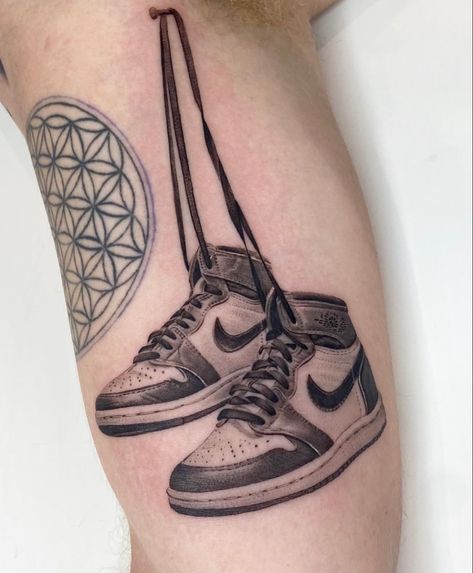 Sneaker Tattoo, Nike Tattoo, Tattoos Arm Mann, Jordan Tattoo, Basketball Tattoos, Rose Tattoo Stencil, Micro Realism, Shoe Tattoos, Cool Forearm Tattoos