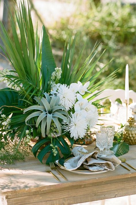 This jaw-dropping Florida wedding with Tropical details is a fete you won’t want to miss. Between the gorgeous couple, their romantic tropical details and stunning Florida coast there is something for everyone to appreciate with this jaw-dropping Florida wedding! Florida Wedding Bouquet, Florida Centerpieces, Elegant Tropical Wedding Decor, Old Florida Wedding Theme, White Tropical Wedding Flowers, Tropical Formal Wedding, Blue Mansion, Coastal Wedding Decor, Coastal Weddings