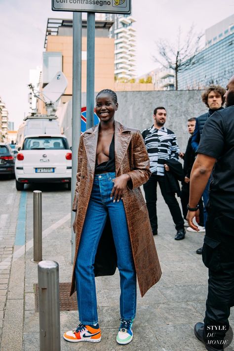 Milan Fall 2022 Street Style: Adut Akech Bior Adut Akech Street Style, 2022 Street Style, Adut Akech, Reportage Photography, Streetstyle Fashion, Famous Fashion, Street Look, Street Style Inspiration, Models Off Duty