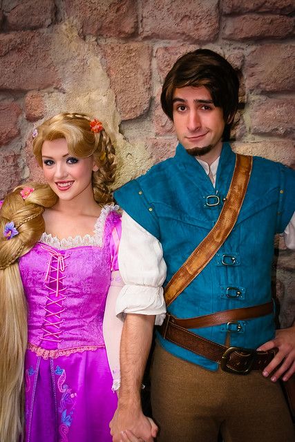 Rapunzel And Flynn Rider, Rapunzel Cosplay, Couple Cosplay, Rapunzel And Flynn, Rapunzel And Eugene, Disney World Pictures, Disney Princesses And Princes, Disneyland (paris), Disney Face Characters