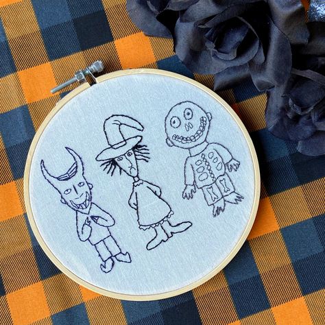 Lock Shock And Barrel, Needlepoint Stitch, Halloween Embroidery, Disney Costumes, Sewing Embroidery Designs, Hand Embroidery Patterns, Embroidery And Stitching, Scary Movies, Costume Halloween