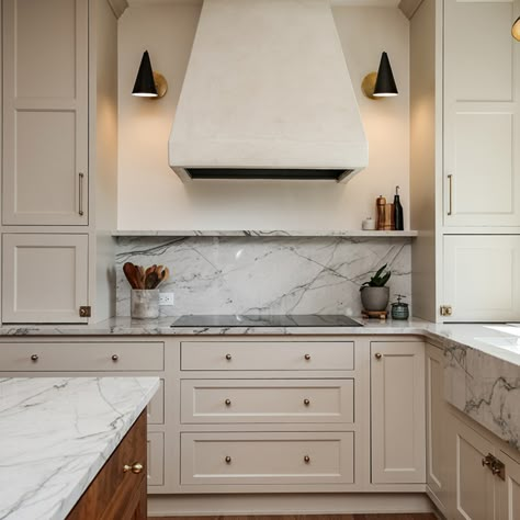 Inspiration of the day...we absolutely love this kitchen! Let’s design, plan & style your project: https://www.archdekor.com/ #showplacecabinetry #archdekor #archdekorstudio #architecture #decor #interiordesign #onlinearchitecturalservices #onlinearchitecture Pantry With Small Sink, Range Cabinet Ideas, Plaster Walls Kitchen, Stove With Cabinets On Each Side, Showplace Cabinets, Kitchen Dining Layout, Granite Backsplash Kitchen, Inset Kitchen Cabinets, Kitchen Niche