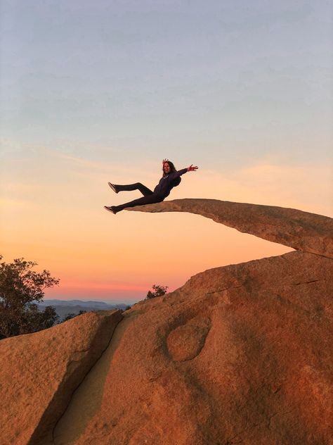 Potato Chip Rock San Diego, San Diego Hikes, Potato Chip Rock, Hiking Picture Ideas, San Diego Hiking, Cali Trip, California Winter, California San Diego, Visit San Diego