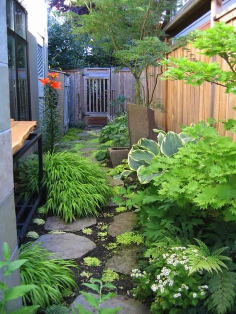 50 Very Creative And Inspiring Garden Stone Pathway Ideas Japanese Gardens Design Ideas, Northwest Landscaping, Small Japanese Garden, Side Yard Landscaping, Japanese Garden Design, Side Garden, Have Inspiration, Backyard Garden Design, Garden Pathway